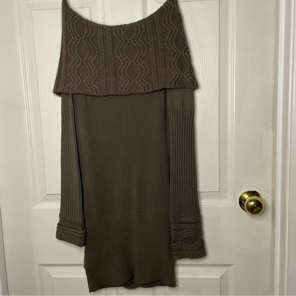⭐️le chateau- grey sweater dress - Picture 2 of 6